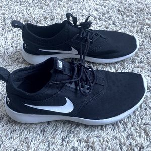 Nike womens shoes